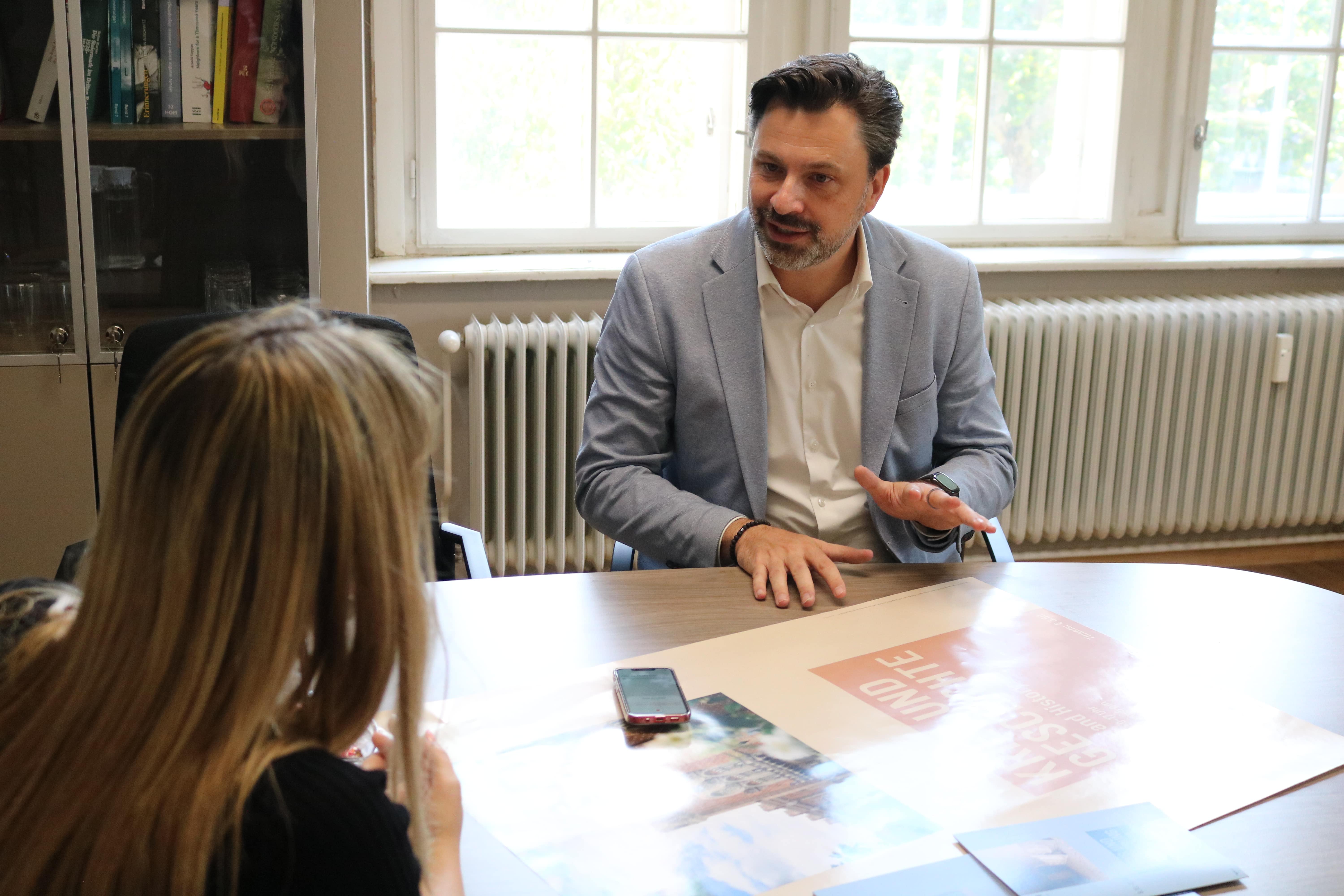 Georg Hoffmann ist seit 2023 Direktor des Heeresgeschichtlichen Museums. Zuvor war er unter anderem Kurator im Haus der Geschichte.